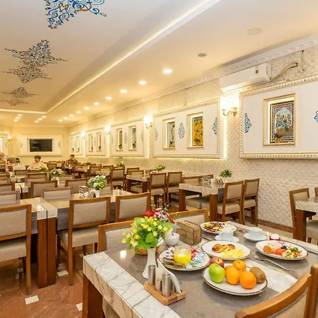 Hotel The Byzantium &