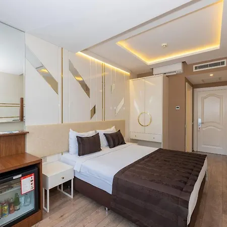 Hotel The Byzantium & 4*